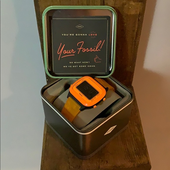 Fossil Watch - Picture 3 of 3